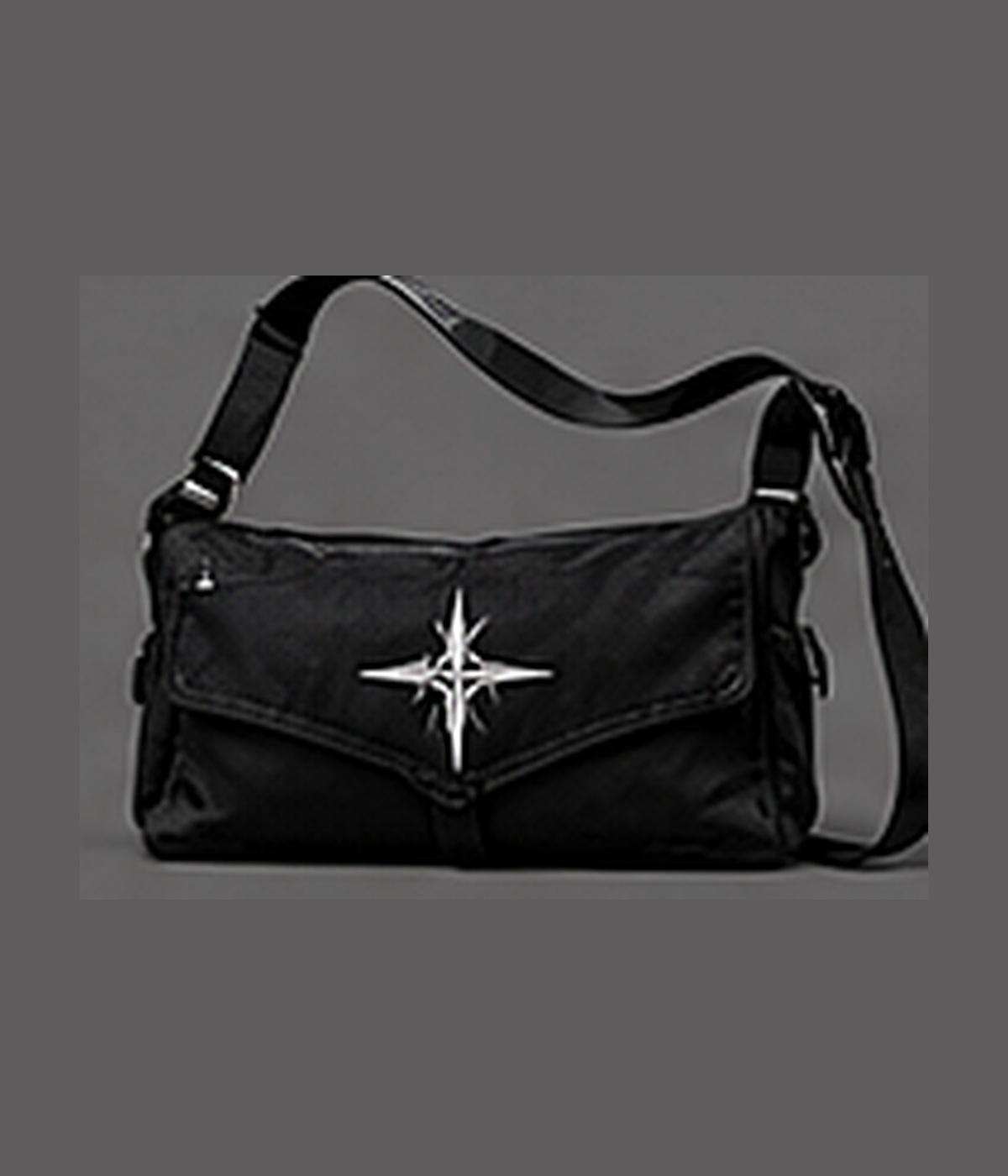 Neotora Star Messenger Bag in black